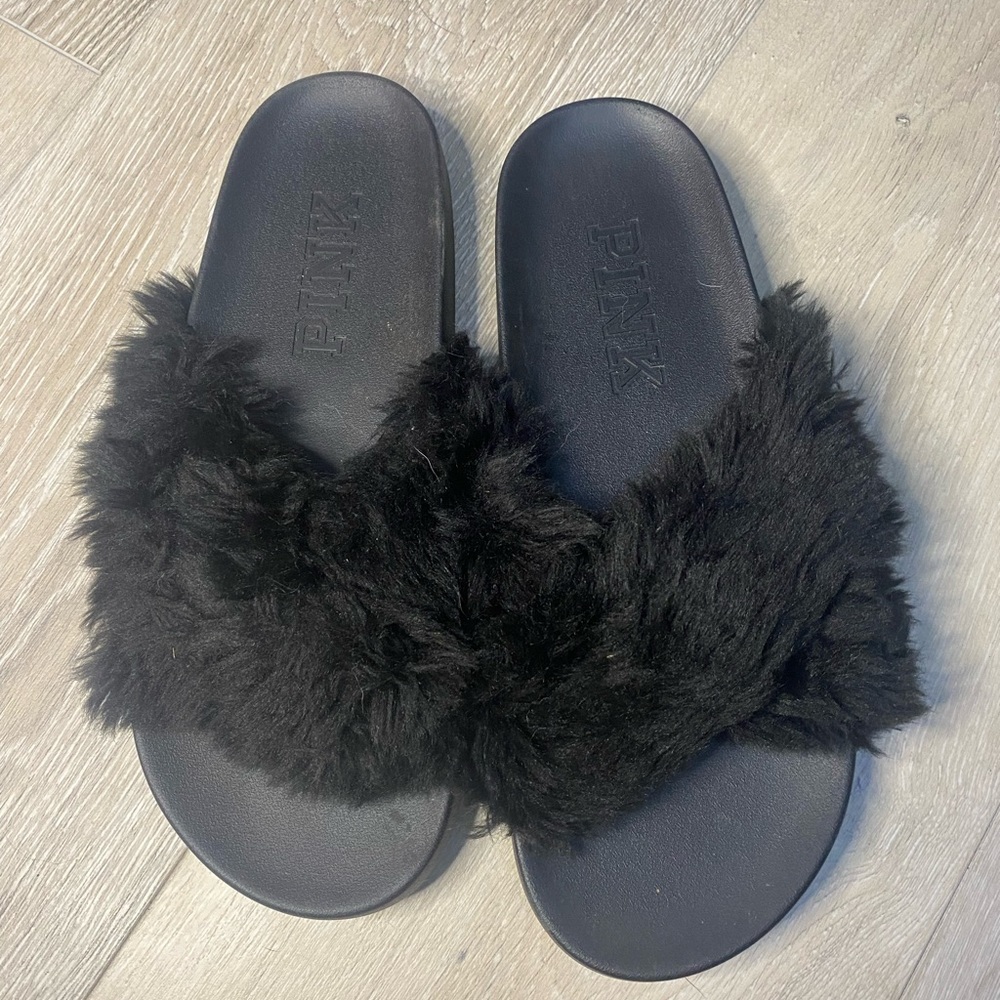 ✨FREE WITH PURCHASE✨ Victoria’s Secret Pink Black Slides